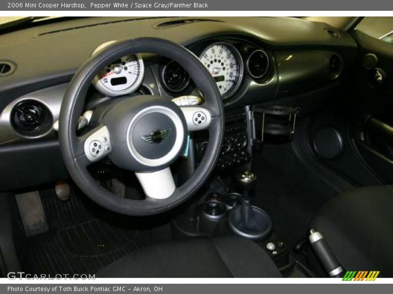 Pepper White / Space Gray/Panther Black 2006 Mini Cooper Hardtop