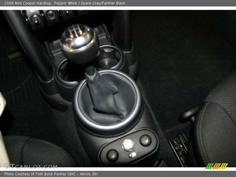 Pepper White / Space Gray/Panther Black 2006 Mini Cooper Hardtop