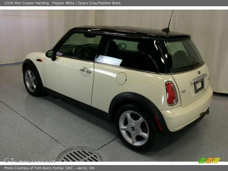 Pepper White / Space Gray/Panther Black 2006 Mini Cooper Hardtop