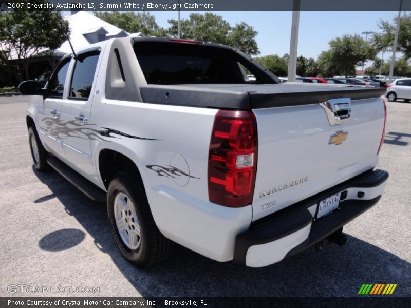 Summit White / Ebony/Light Cashmere 2007 Chevrolet Avalanche LS