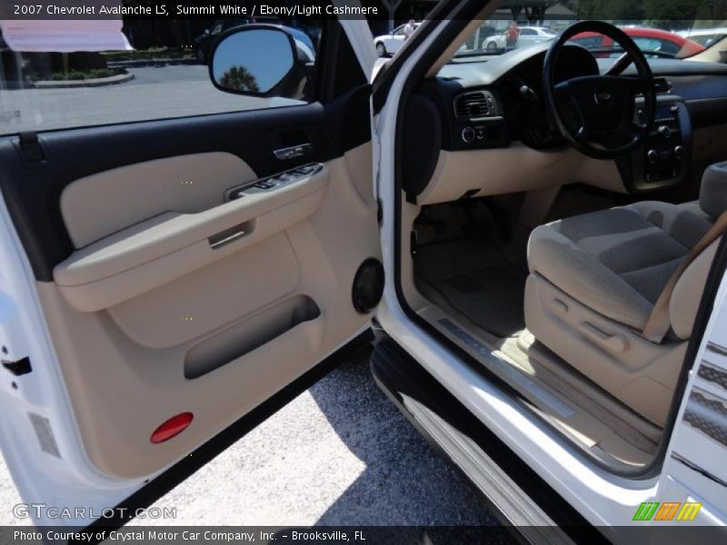Summit White / Ebony/Light Cashmere 2007 Chevrolet Avalanche LS