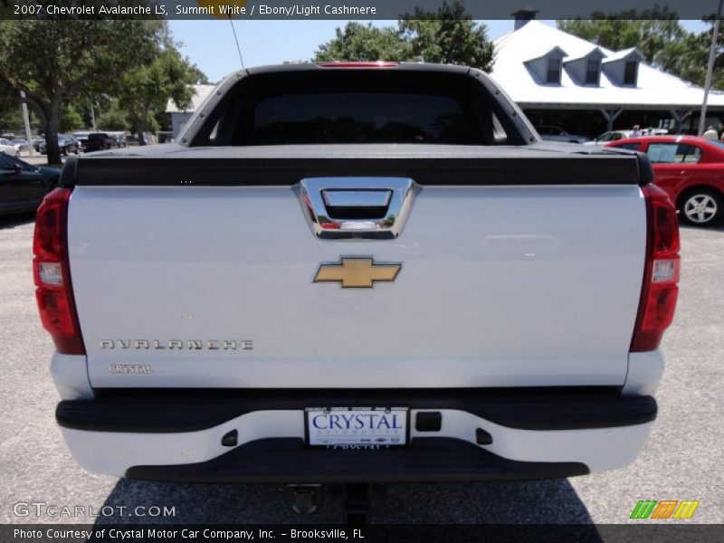 Summit White / Ebony/Light Cashmere 2007 Chevrolet Avalanche LS