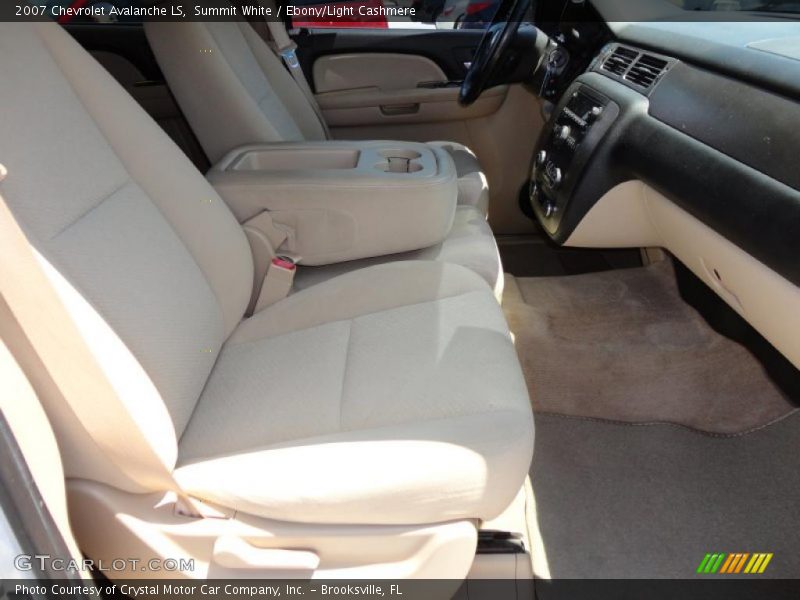 Summit White / Ebony/Light Cashmere 2007 Chevrolet Avalanche LS