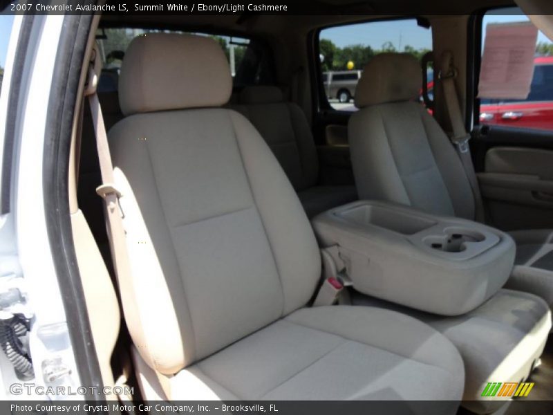 Summit White / Ebony/Light Cashmere 2007 Chevrolet Avalanche LS