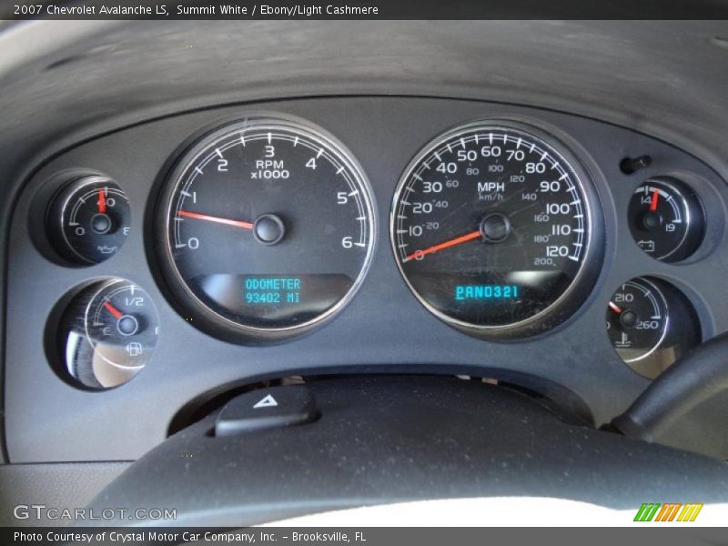 Summit White / Ebony/Light Cashmere 2007 Chevrolet Avalanche LS