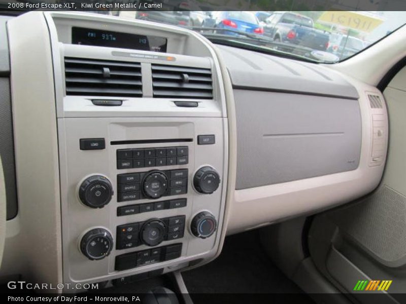 Kiwi Green Metallic / Camel 2008 Ford Escape XLT
