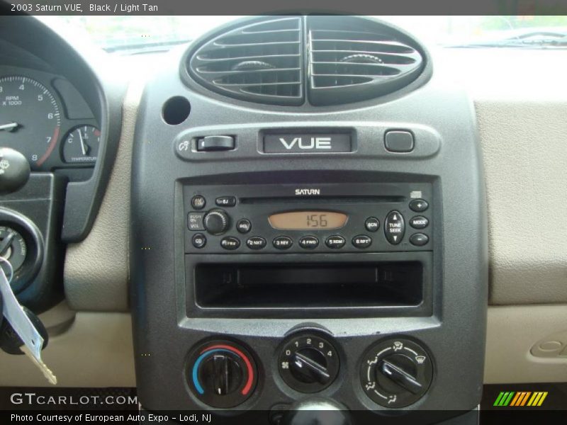 Black / Light Tan 2003 Saturn VUE