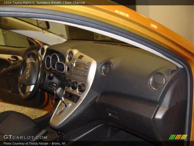 Dashboard of 2009 Matrix S