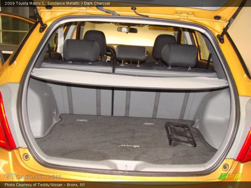  2009 Matrix S Trunk