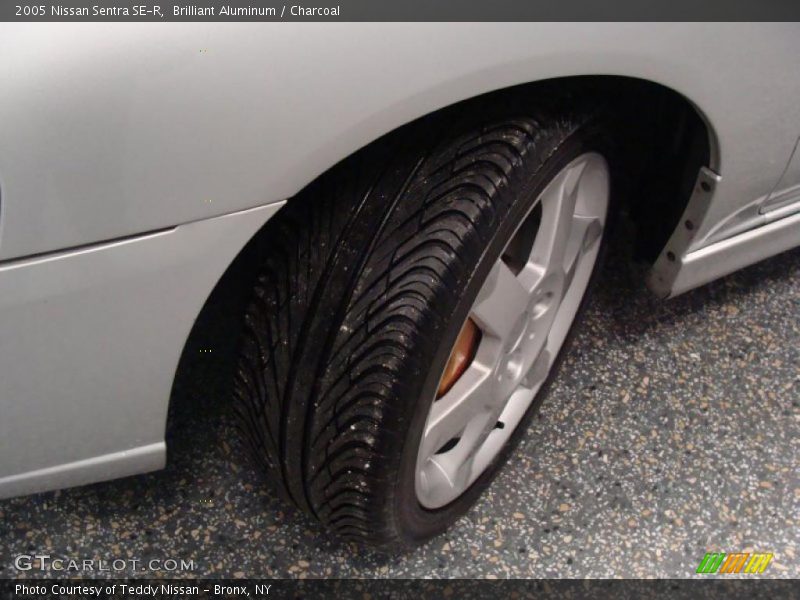 Brilliant Aluminum / Charcoal 2005 Nissan Sentra SE-R