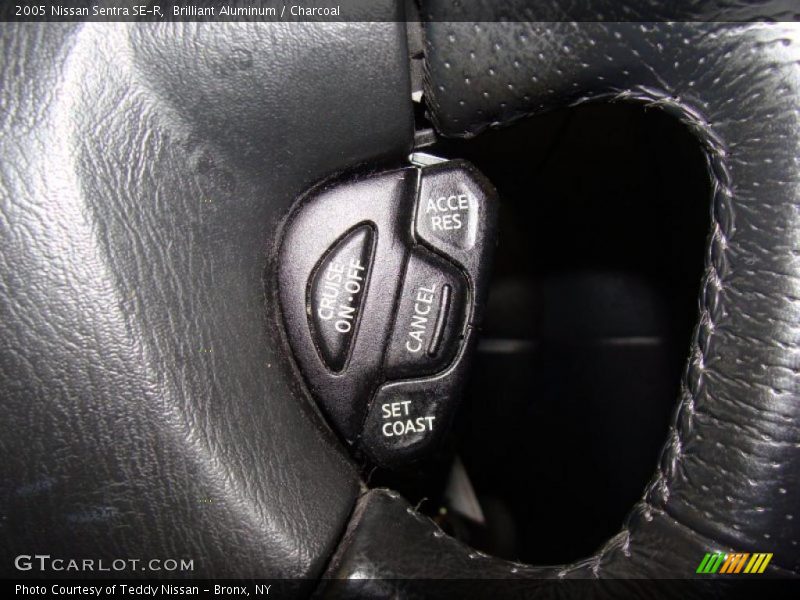 Brilliant Aluminum / Charcoal 2005 Nissan Sentra SE-R