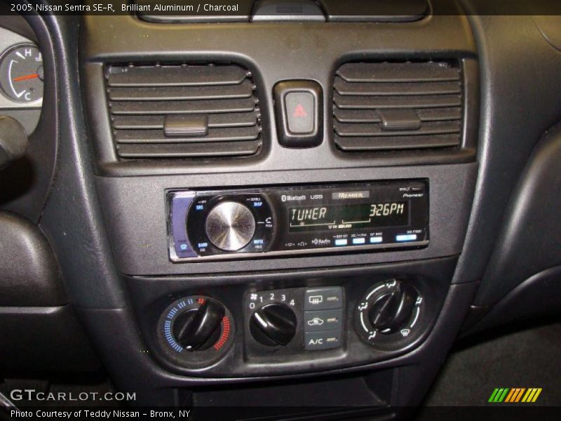 Brilliant Aluminum / Charcoal 2005 Nissan Sentra SE-R