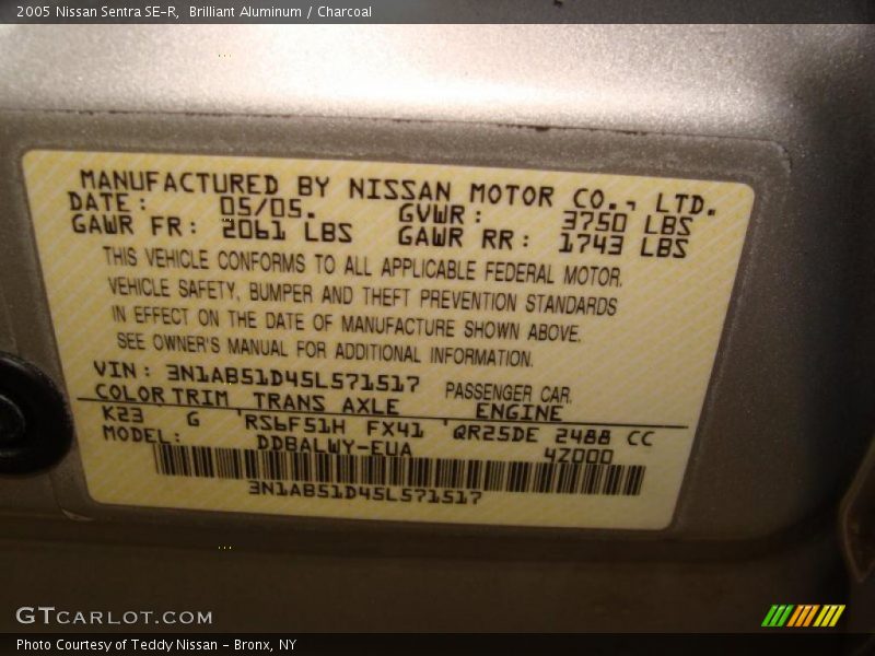 Brilliant Aluminum / Charcoal 2005 Nissan Sentra SE-R