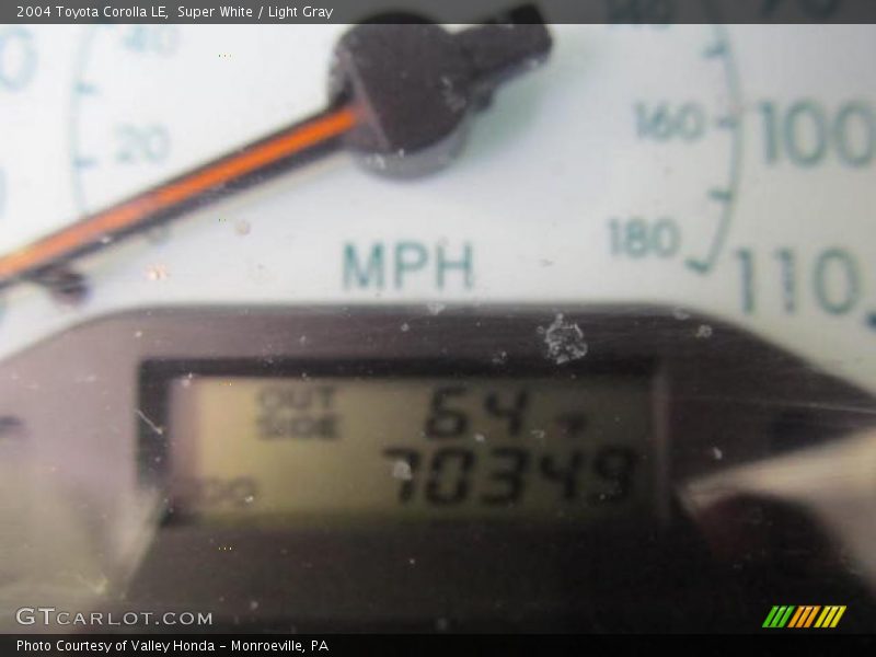 Super White / Light Gray 2004 Toyota Corolla LE