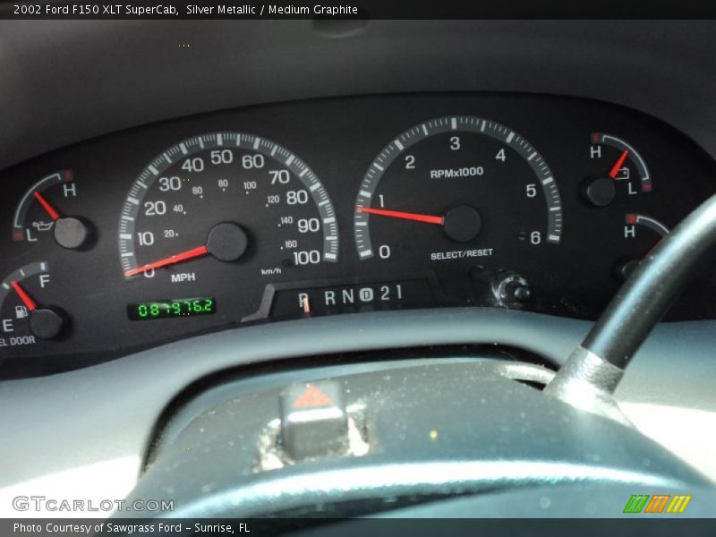 Silver Metallic / Medium Graphite 2002 Ford F150 XLT SuperCab