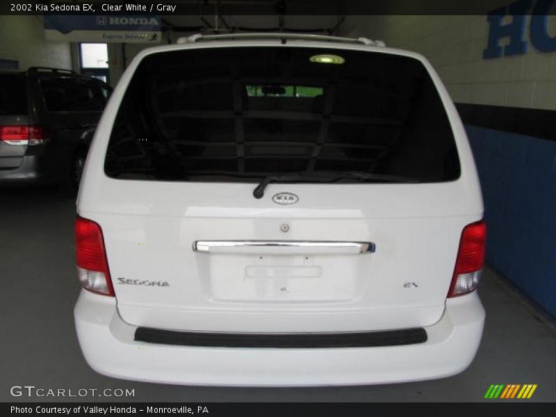 Clear White / Gray 2002 Kia Sedona EX