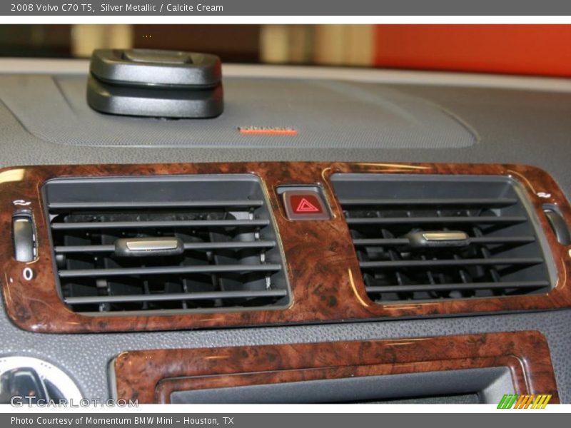 Silver Metallic / Calcite Cream 2008 Volvo C70 T5