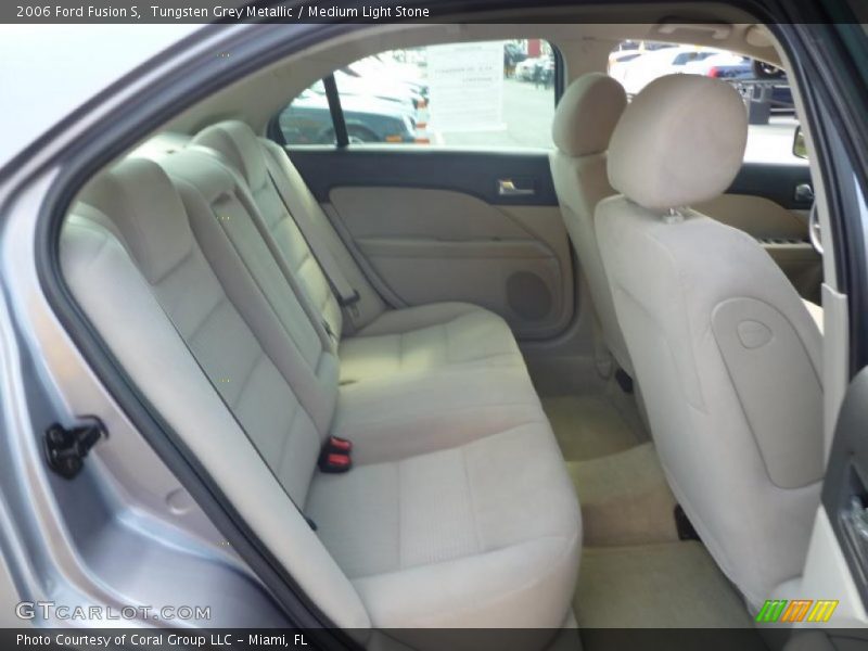  2006 Fusion S Medium Light Stone Interior