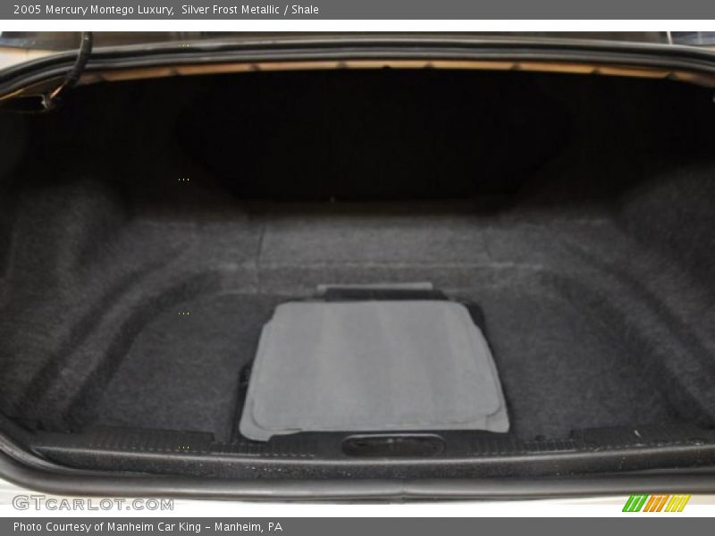 Silver Frost Metallic / Shale 2005 Mercury Montego Luxury