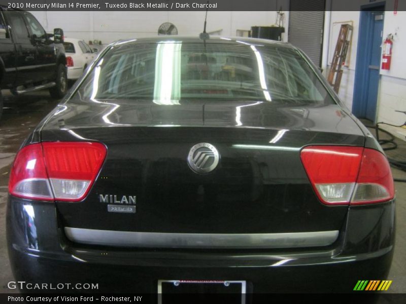 Tuxedo Black Metallic / Dark Charcoal 2010 Mercury Milan I4 Premier