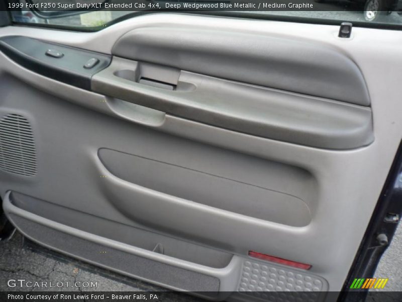 Door Panel of 1999 F250 Super Duty XLT Extended Cab 4x4