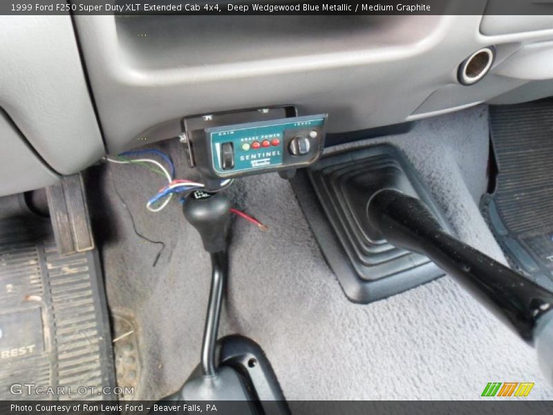 Deep Wedgewood Blue Metallic / Medium Graphite 1999 Ford F250 Super Duty XLT Extended Cab 4x4