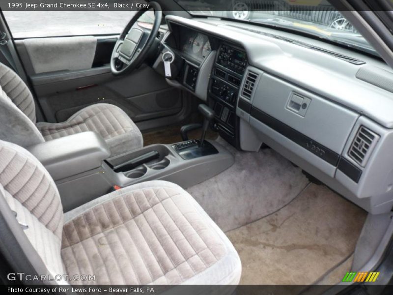 Black / Gray 1995 Jeep Grand Cherokee SE 4x4