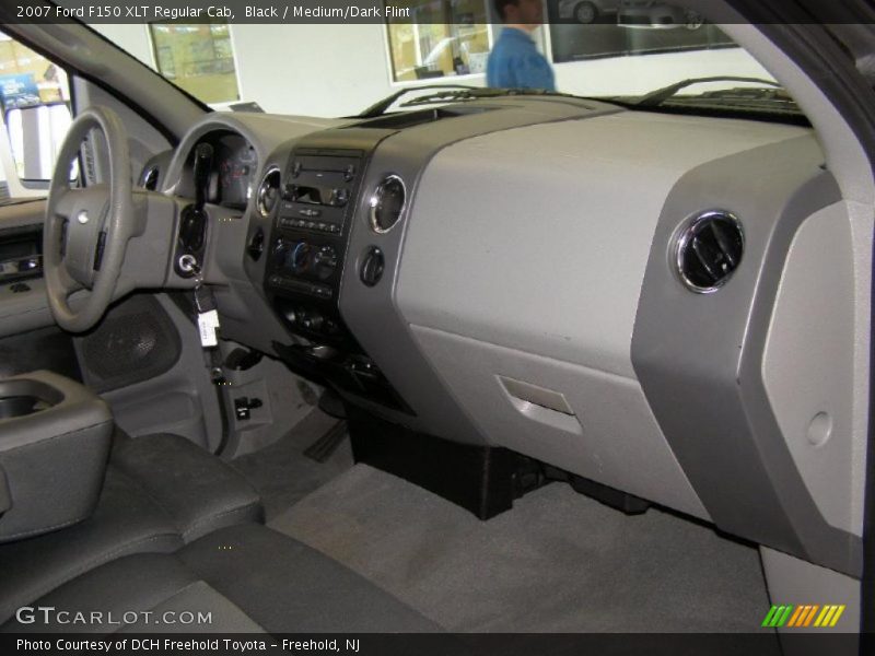 Black / Medium/Dark Flint 2007 Ford F150 XLT Regular Cab