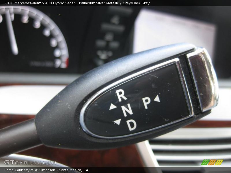 Controls of 2010 S 400 Hybrid Sedan