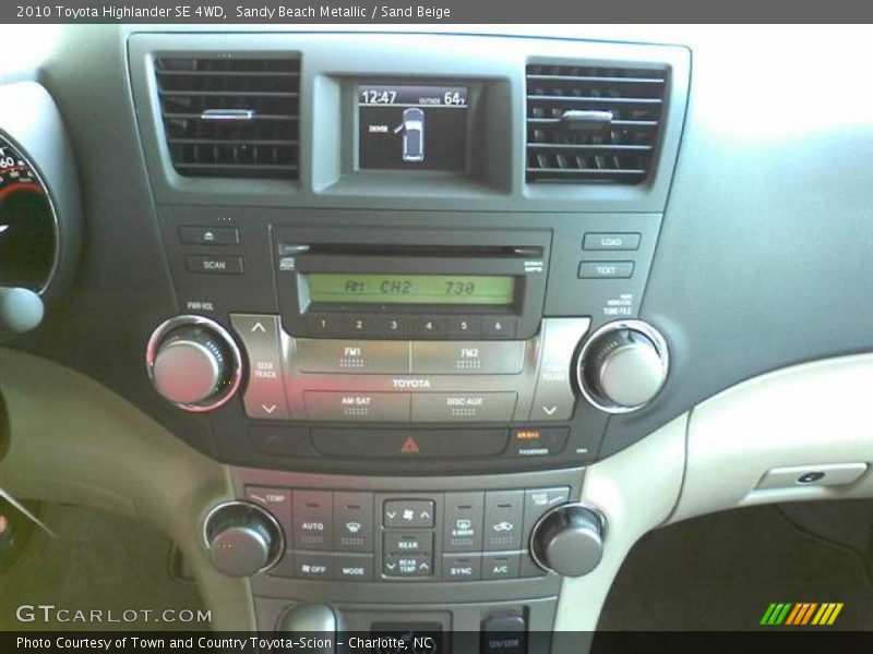 Sandy Beach Metallic / Sand Beige 2010 Toyota Highlander SE 4WD