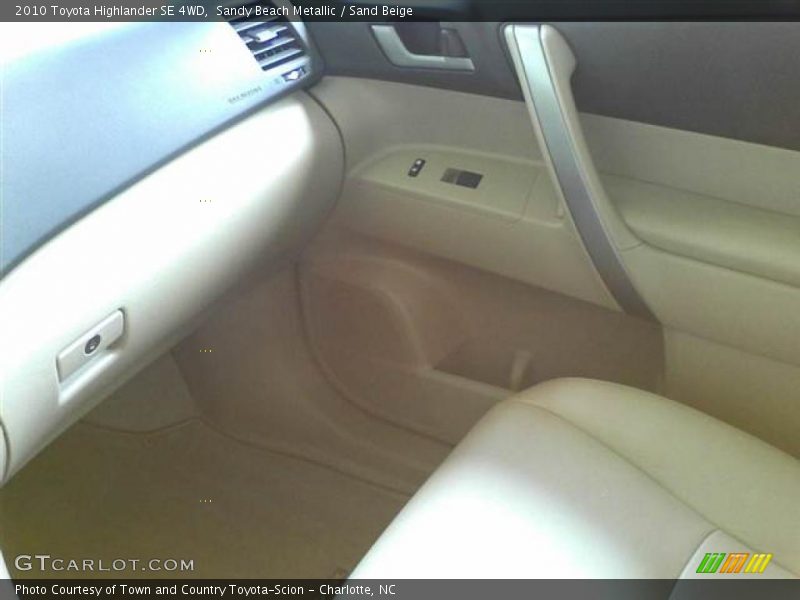 Sandy Beach Metallic / Sand Beige 2010 Toyota Highlander SE 4WD