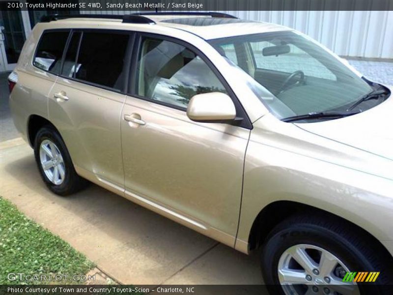Sandy Beach Metallic / Sand Beige 2010 Toyota Highlander SE 4WD