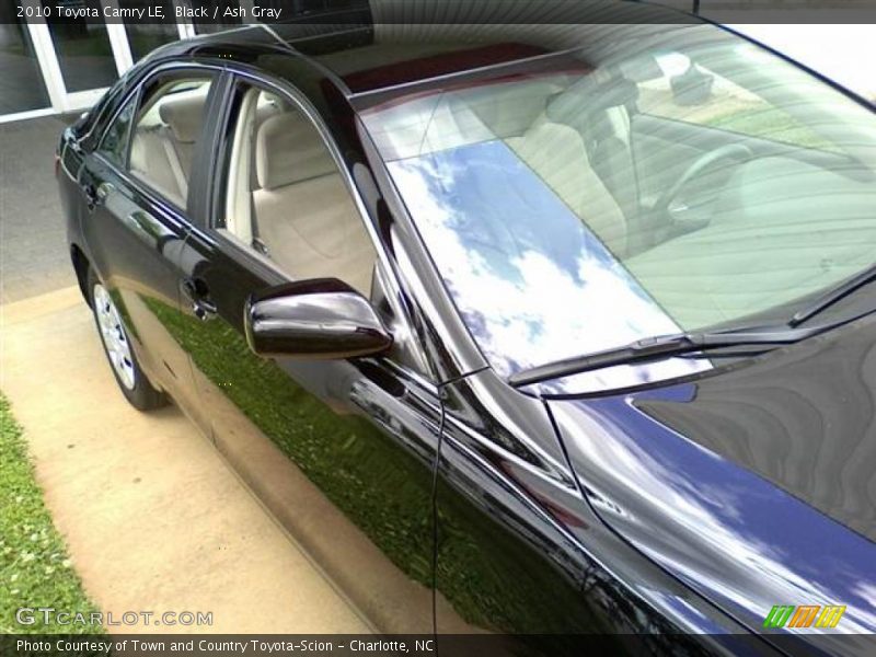 Black / Ash Gray 2010 Toyota Camry LE