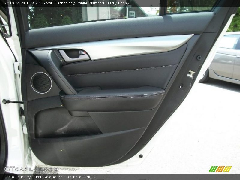 Door Panel of 2010 TL 3.7 SH-AWD Technology