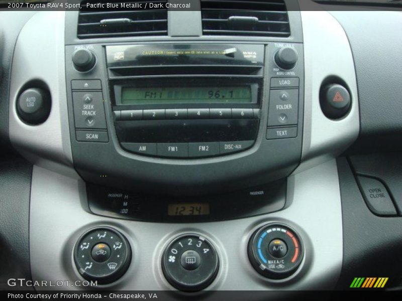 Controls of 2007 RAV4 Sport