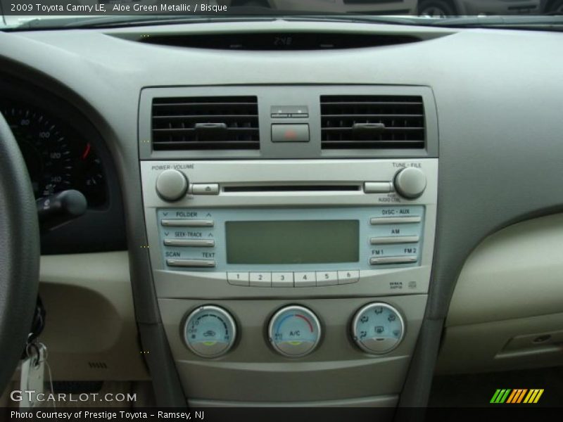Aloe Green Metallic / Bisque 2009 Toyota Camry LE