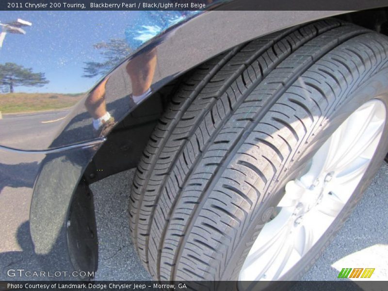 Blackberry Pearl / Black/Light Frost Beige 2011 Chrysler 200 Touring