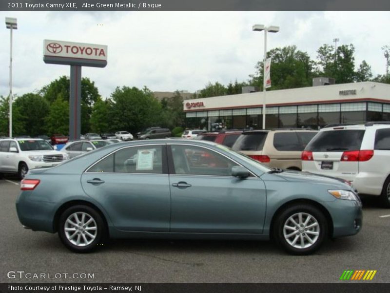 Aloe Green Metallic / Bisque 2011 Toyota Camry XLE