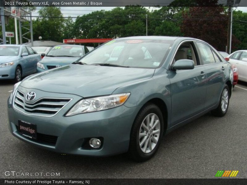 Aloe Green Metallic / Bisque 2011 Toyota Camry XLE