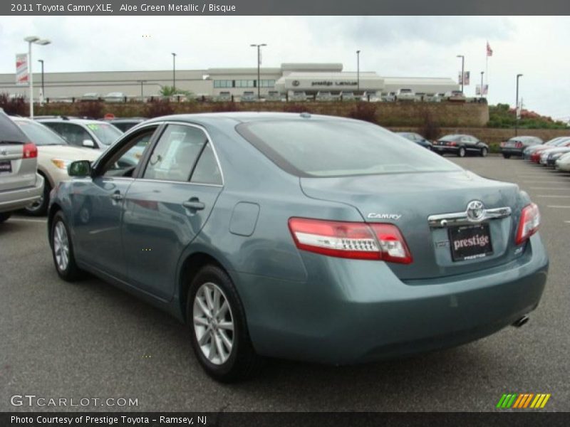 Aloe Green Metallic / Bisque 2011 Toyota Camry XLE