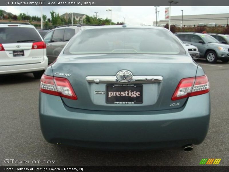Aloe Green Metallic / Bisque 2011 Toyota Camry XLE