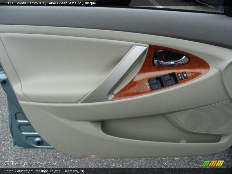Aloe Green Metallic / Bisque 2011 Toyota Camry XLE