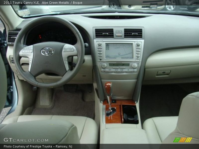 Aloe Green Metallic / Bisque 2011 Toyota Camry XLE