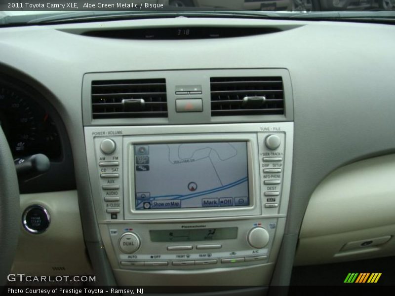 Aloe Green Metallic / Bisque 2011 Toyota Camry XLE