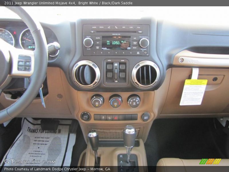 Bright White / Black/Dark Saddle 2011 Jeep Wrangler Unlimited Mojave 4x4