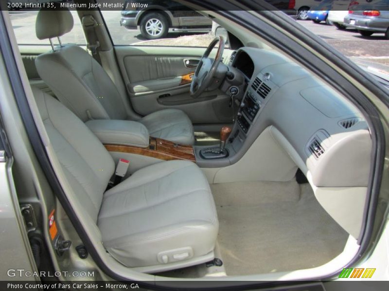  2002 I 35 Willow Interior
