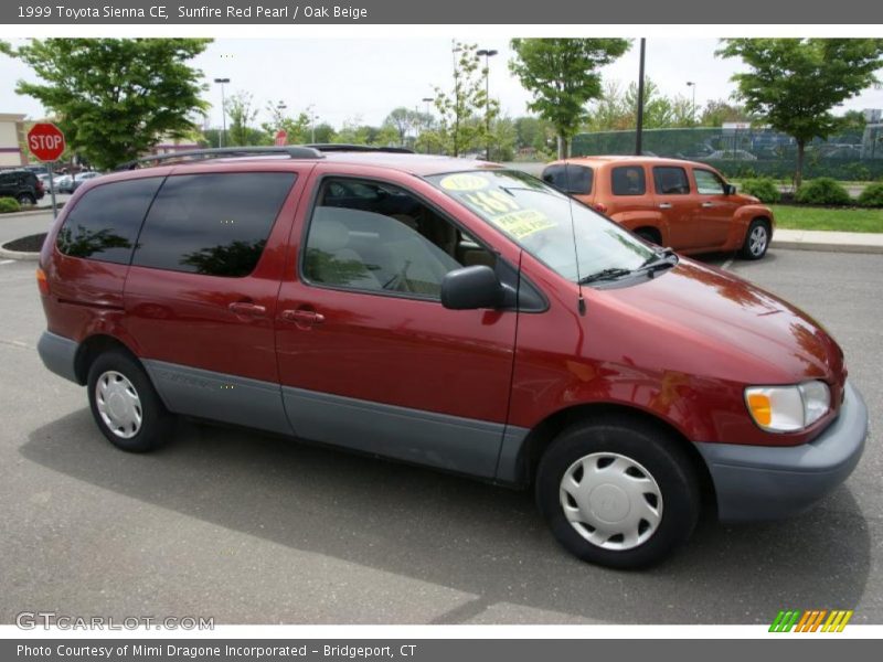 Sunfire Red Pearl / Oak Beige 1999 Toyota Sienna CE