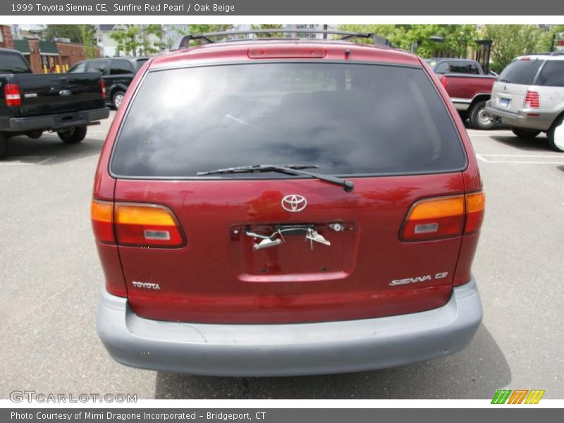 Sunfire Red Pearl / Oak Beige 1999 Toyota Sienna CE