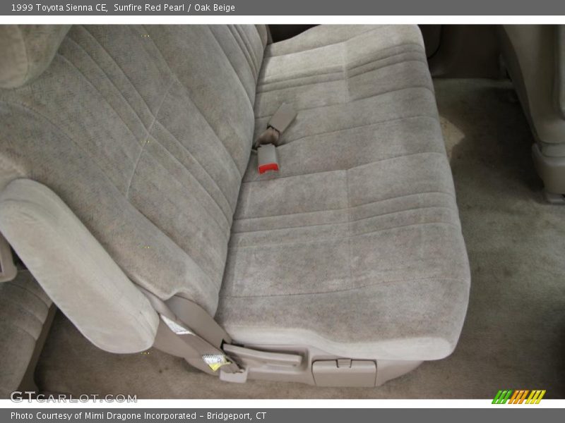 Sunfire Red Pearl / Oak Beige 1999 Toyota Sienna CE