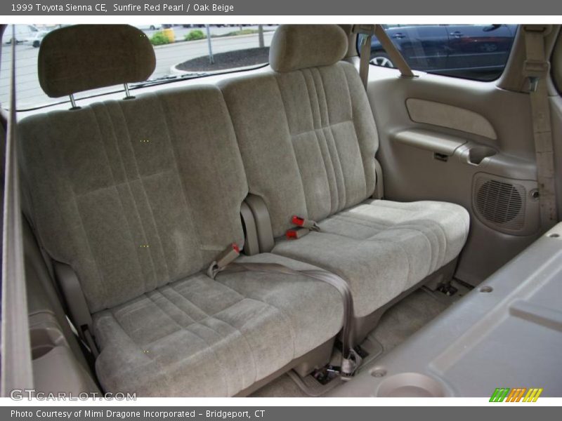 Sunfire Red Pearl / Oak Beige 1999 Toyota Sienna CE